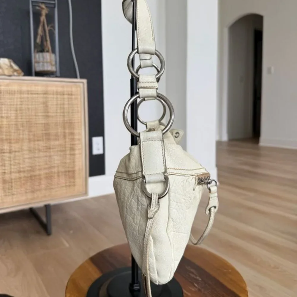 Miu Miu White Leather Handbag with Flower Motif - Picture 5 of 12